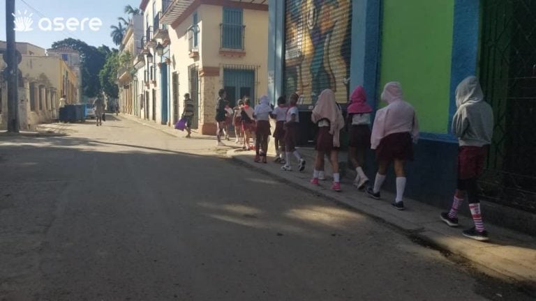 Régimen toma medidas para continuar curso escolar en plena crisis energética