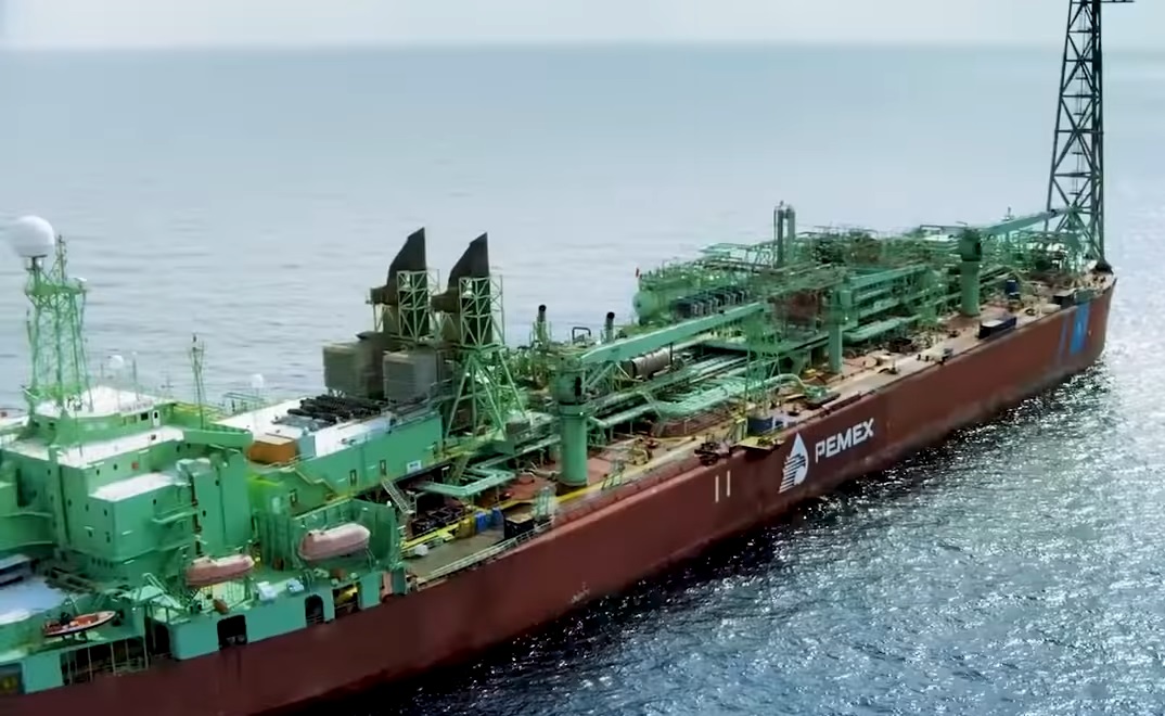 Imagen ilustrativa de un buque petrolero de Pemex. (Captura de pantalla: Conociendo México-YouTube)