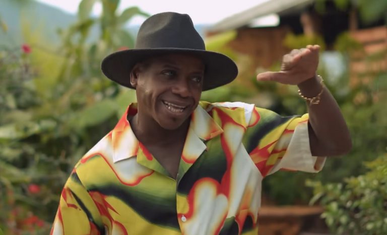 El cantante cubano Tirso Duarte está grave tras ser apuñalado en Colombia