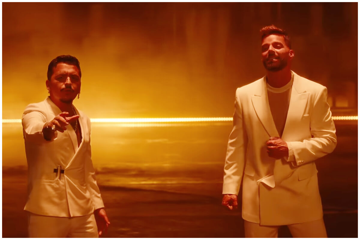 Christian Nodal y Ricky Martin. (Captura de pantalla: Ricky Martin- YouTube)
