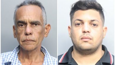 Arrestan a padre e hijo cubanos por cometer fraude con cheques falsos en Miami-Dade