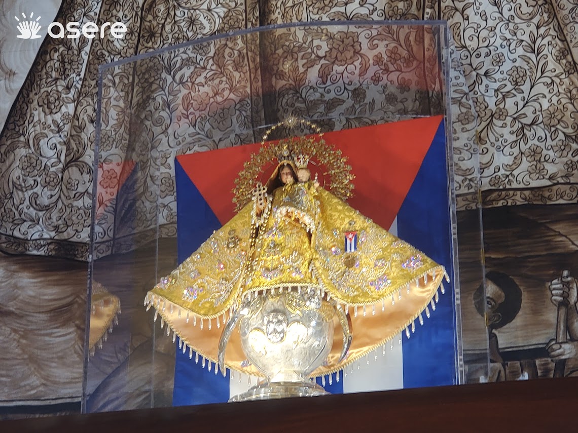 La Virgen de la Caridad del Cobre es venerada por los cubanos dentro y fuera de la Isla.