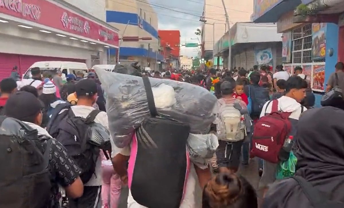 Caravana con 6.000 migrantes, entre ellos cubanos, salió de Tapachula hacia EEUU