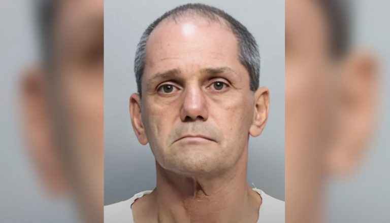 Cubano es detenido por atacar a otro conductor con un machete en Miami Springs