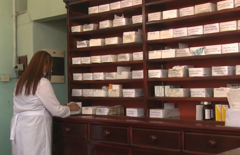 Minsap busca que los médicos de la Isla puedan recetar fármacos importados
