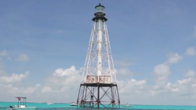 Florida: faro del arrecife Alligator vuelve a funcionar tras una década apagado