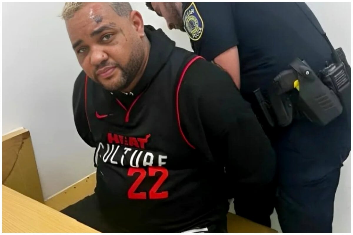 El Taiger arrestado. (Captura de pantalla: Cubanos por el Mundo- YouTube)