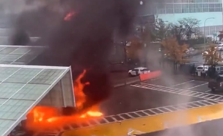 Automóvil explotó en un puente fronterizo entre EEUU y Canadá