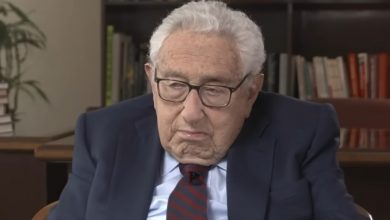 Imagen del exsecretario de Estado de EEUU, Henry Kissinger. (Captura de pantalla:PBS NewsHour-YouTube)