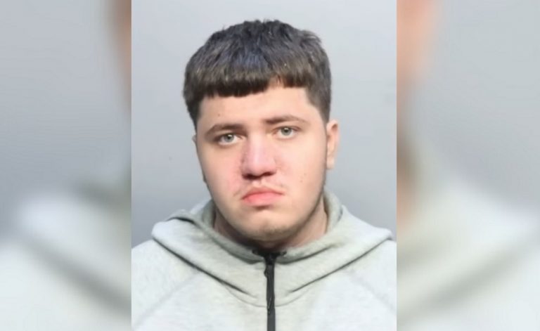 Joven cubano fue detenido por agredir a su abuela en la ciudad de Miami