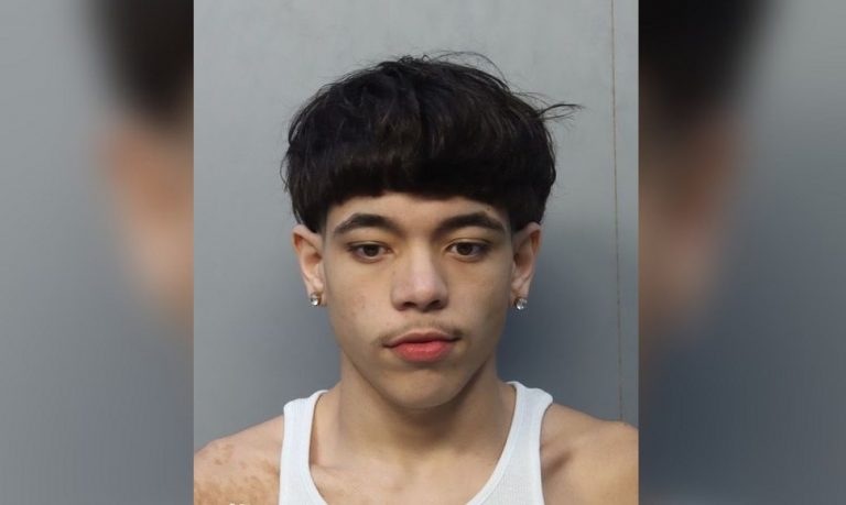 Joven arrestado en Haileah por usar un arma para asaltar a compañero de clase
