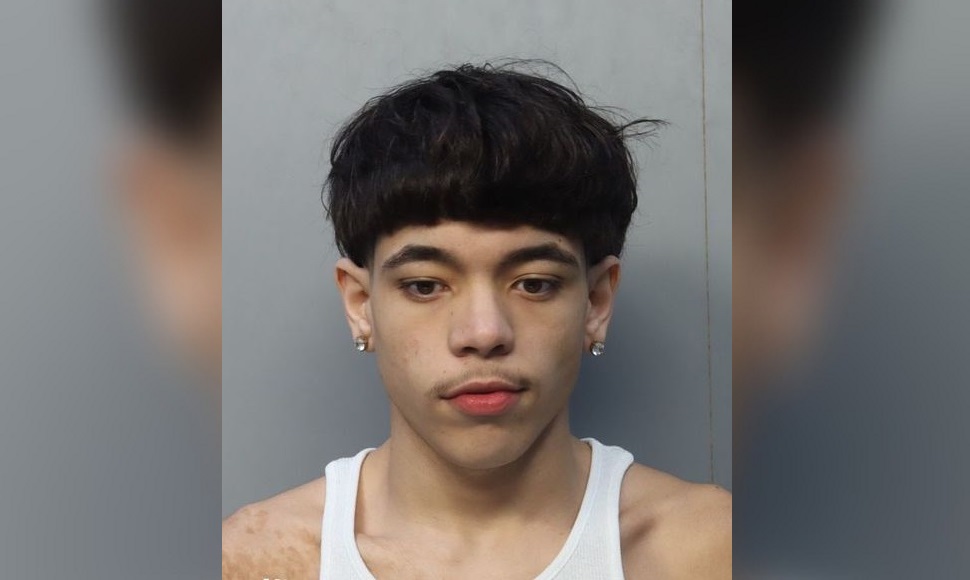 Joven arrestado en Haileah por usar un arma para asaltar a compañero de clase
