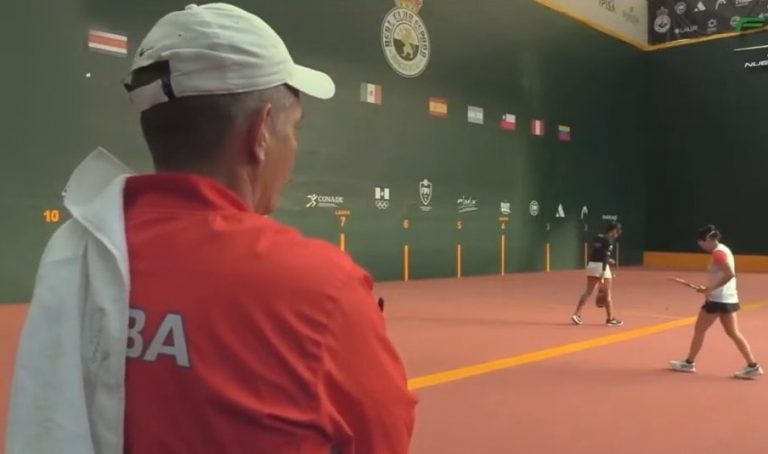 Jugadora cubana de pelota vasca abandona la delegación en México