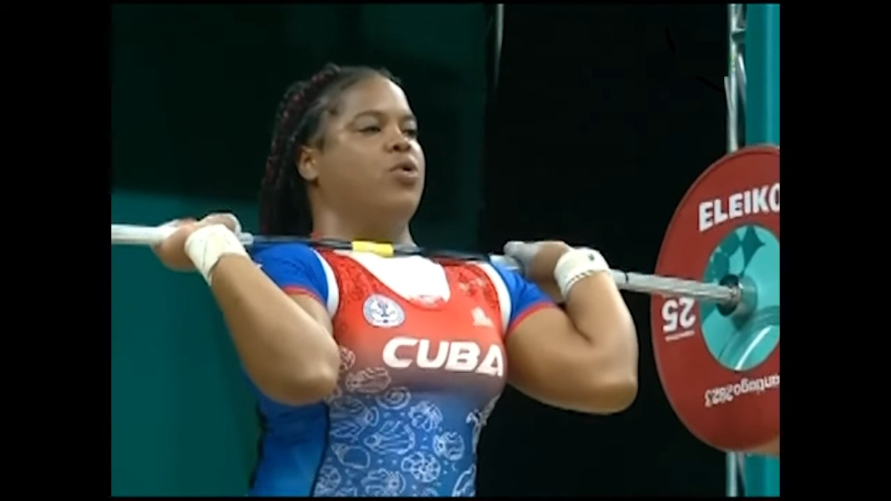 Pesista cubana abandona la delegación de la Isla durante mundial en México