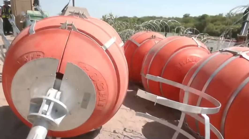 Corte federal rechaza petición de Texas para mantener alambre de púas en la frontera