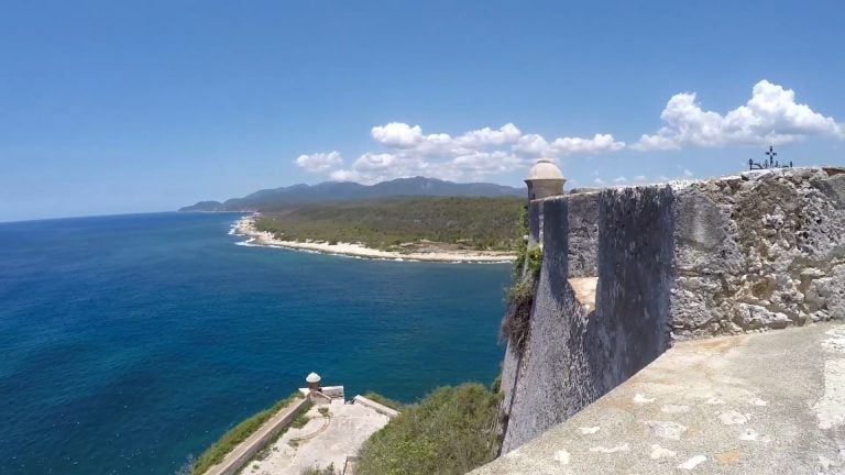 Descubren viejo cementerio sumergido en la bahía de Santiago de Cuba