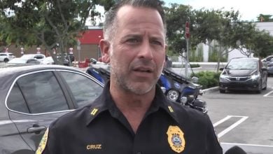 Freddie Cruz, capitán y vocero de la policía de Miami. (Captura de pantalla: AmericaTeVe Miami-YouTube)