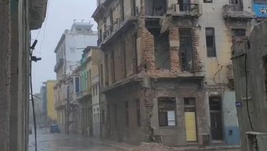 Los estragos por las lluvias continúan: La Habana sufre 28 derrumbes en 12 horas. (Captura de pantalla © Diario de Cuba-YouTube)
