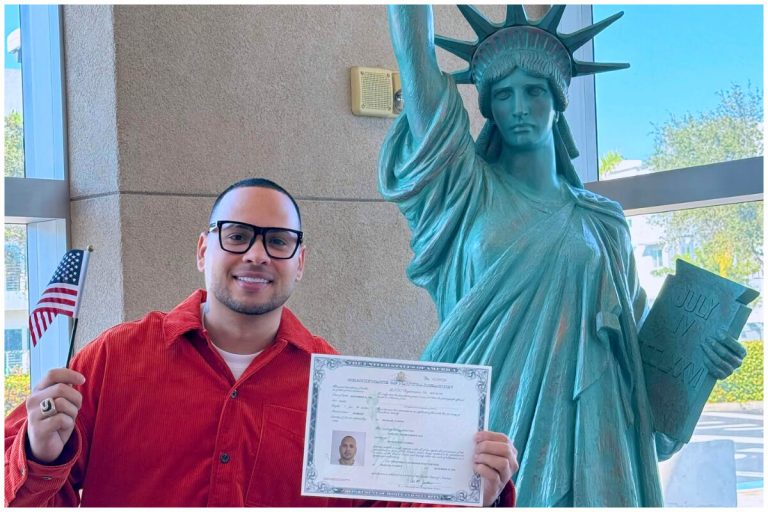 El ‘sueño americano’: Jacob Forever obtiene la ciudadanía estadounidense