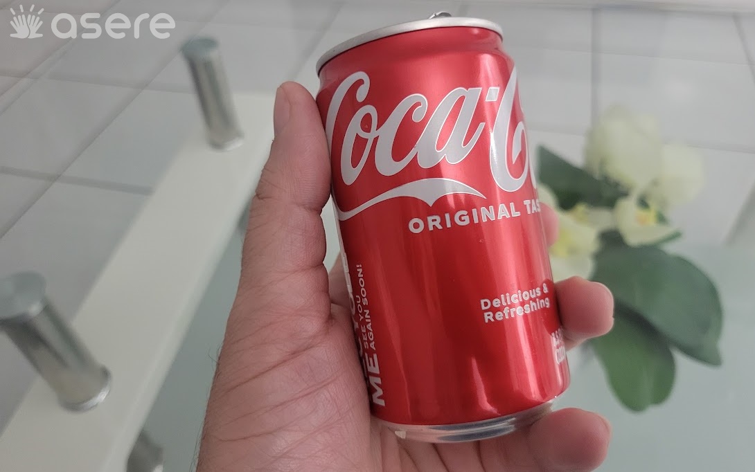 Retiran miles de latas de Coca-Cola por presencia de “material extraño”. (Foto © Asere Noticias)