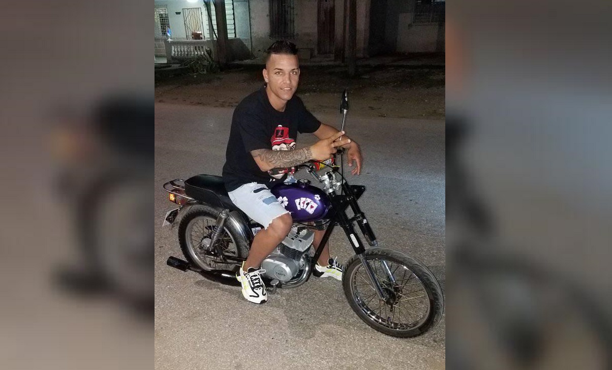 Joven motorista fue asesinado en Camagüey. (Foto © Cristian Villariño-Facebook)