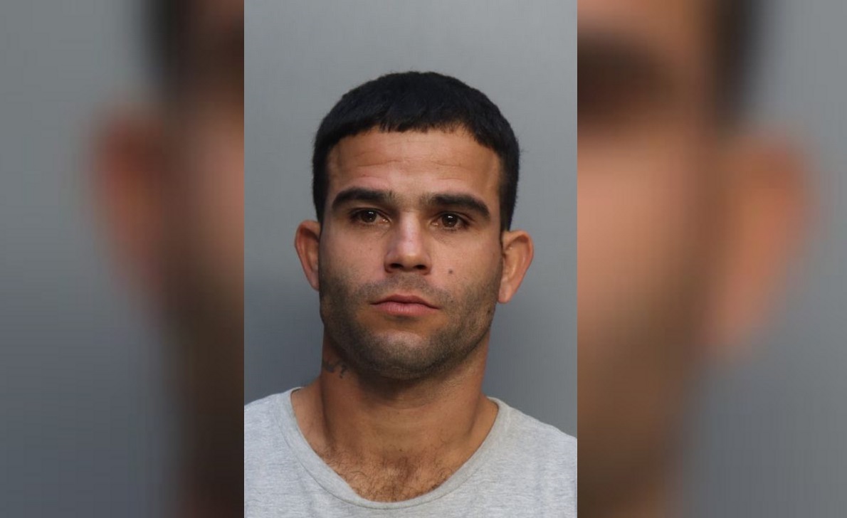 Cubano en Miami arrestado por chocar con una patrulla y darse a la fuga.