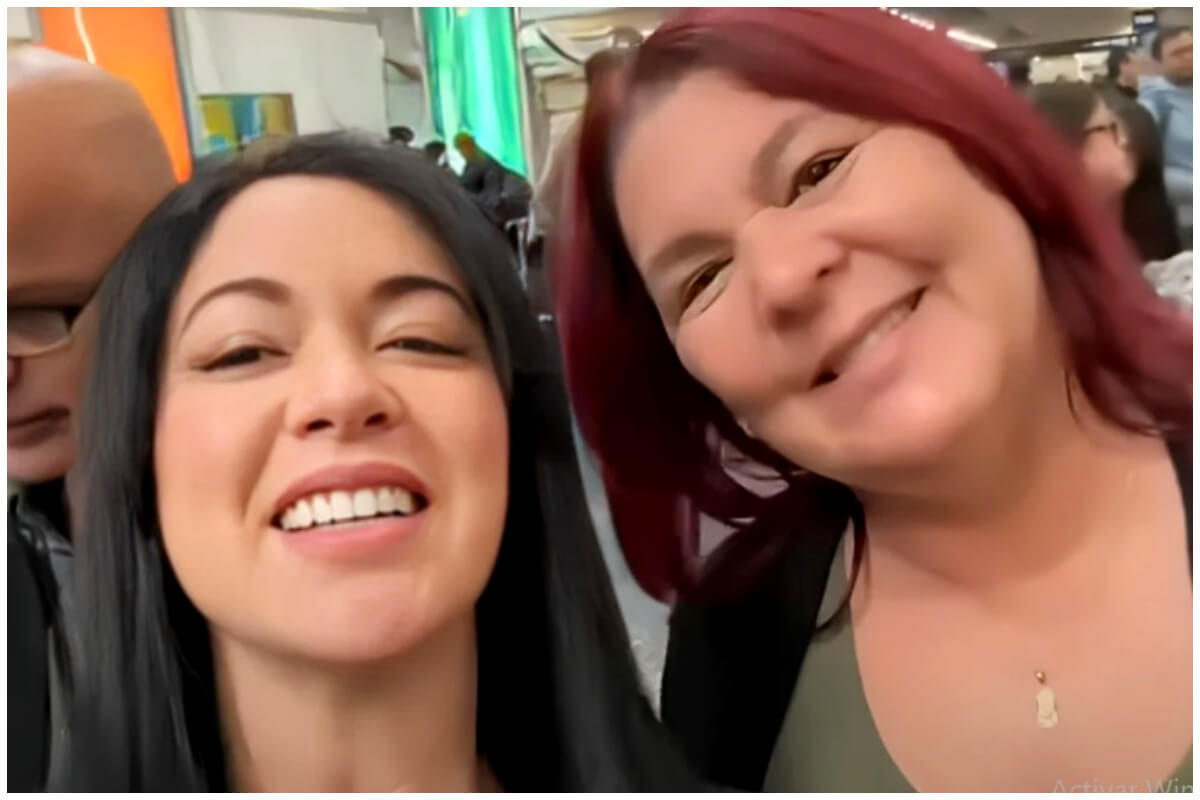 Imaray Ulloa y su mamá. (Captura de pantalla © Imaray Ulloa- YouTube)