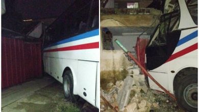 Ómnibus de las FAR se estrella contra una vivienda en La Habana (Foto © Jorge Reyes Blasco-Facebook)