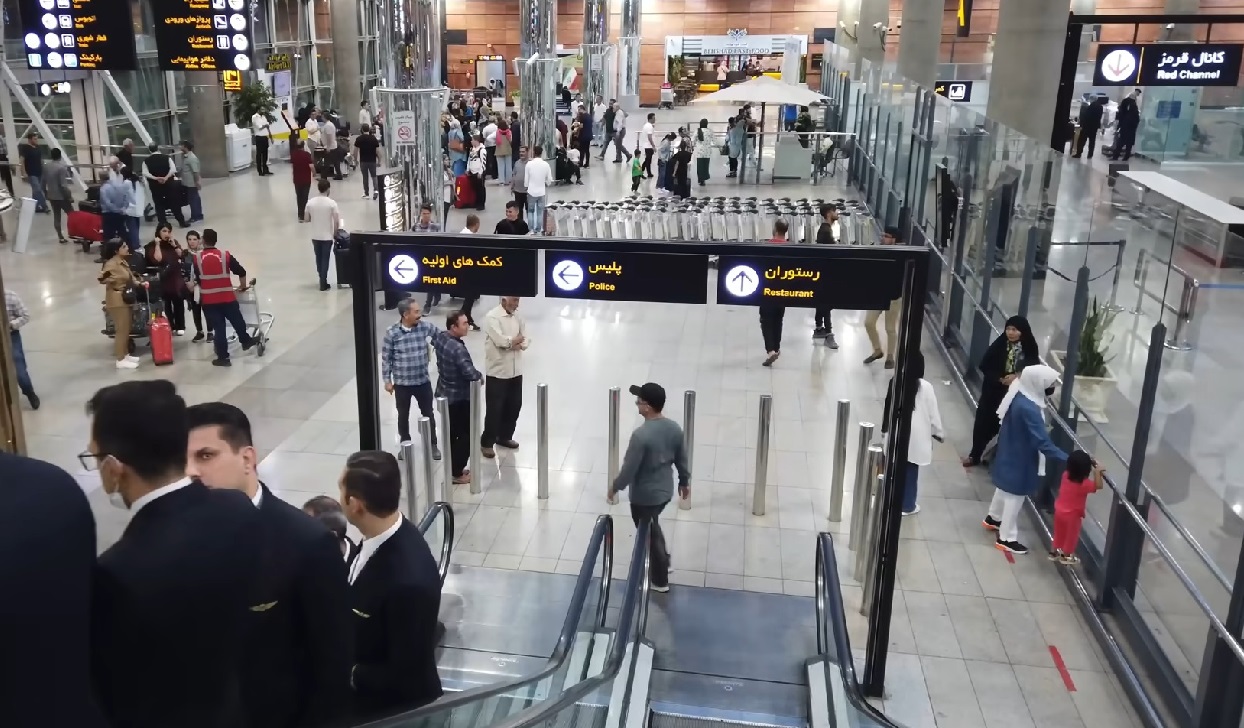 Imagen ilustrativa del Aeropuerto Internacional Imán Jomeiní en Irán. (Captura de pantalla © Travel All Nation-YouTube)