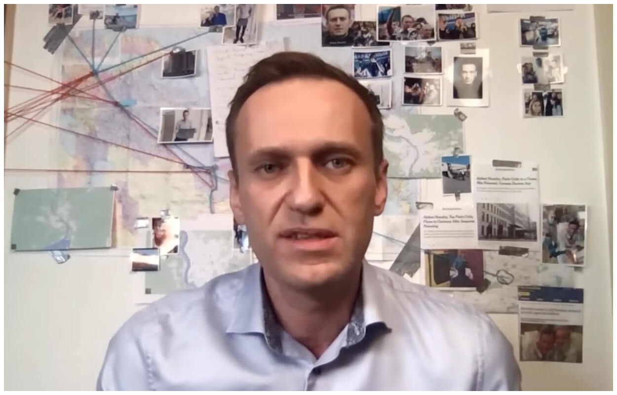 Alexei Navalny, activista y prisionero político ruso, había sobrevivido varios atentados previos. (Captura de pantalla © CNN- YouTube)
