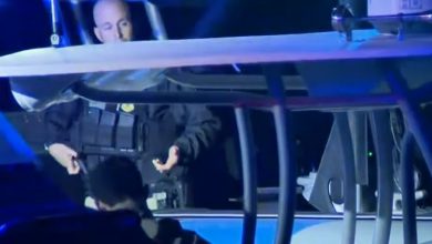 Autoridades de EEUU investigando la llegada de un bote a las costas de Florida. (Captura de pantalla © CBS Miami-YouTube)