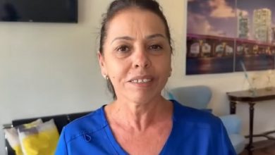 La mujer no perdió la esperanza y pudo viajar eventualmente a EEUU. (Captura de pantalla © Mario J. Pentón-YouTube)