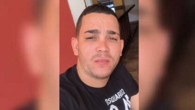 El joven llegó a EEUU con ayuda de su esposa, quien patrocinó su proceso de parole. (Foto © Omar Ortiz-Facebook)