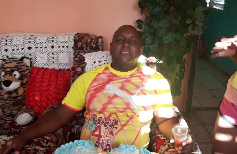 El padre cubano falleció el mismo día en el que su madre celebraba su cumpleaños. (Foto © Tay Reyes-Facebook)