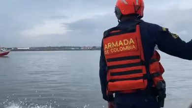 Varios migrantes murieron en un naufragio camino a la Selva del Darién. (Captura de pantalla © Voz de América-YouTube)