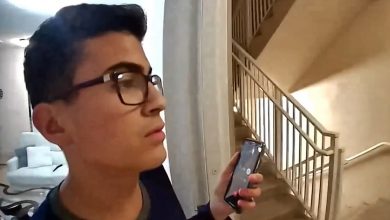 Momento exacto en el que el menor contactó a la policía para confesar su crimen. (Captura de pantalla © Telemundo 51-Web)