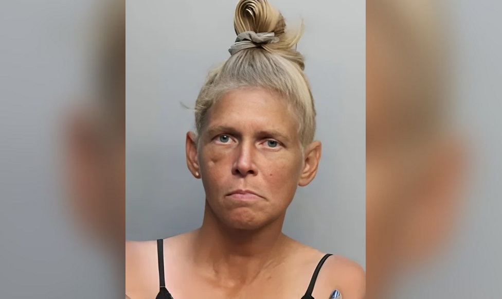 Mujer arrestada por tratar de incendiar la casa de Bob Graham en Hialeah Gardens. (Foto © Miami-Dade County Corrections and Rehabilitation))