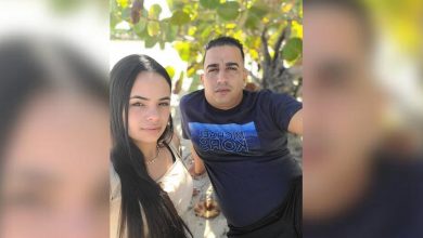 Mujer en Holguín ofrece recompensa por documentos de su esposo fallecido. (Foto © Olemni Ochoa-Facebook)