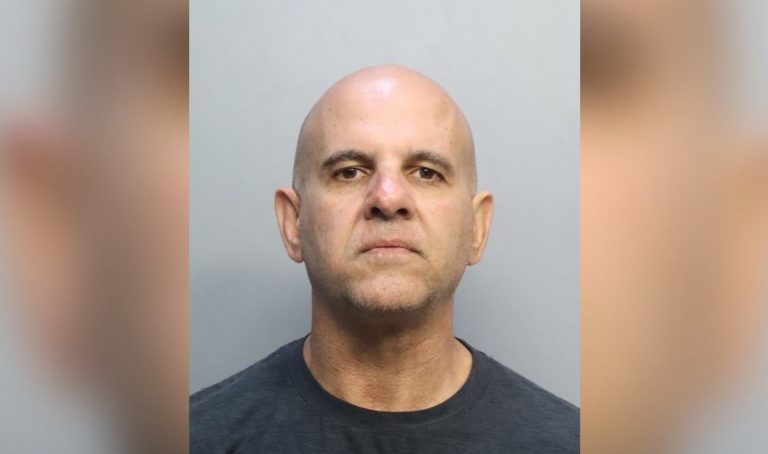 Florida: cubano arrestado por robarle 35.000 USD y un apartamento a su novia