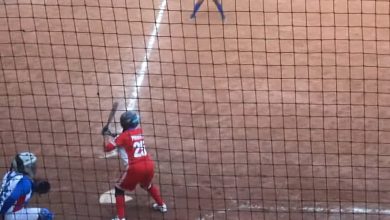 Diamela Puentes al bate durante los Panamericanos de 2011. (Captura de pantalla © Julio GM-YouTube)