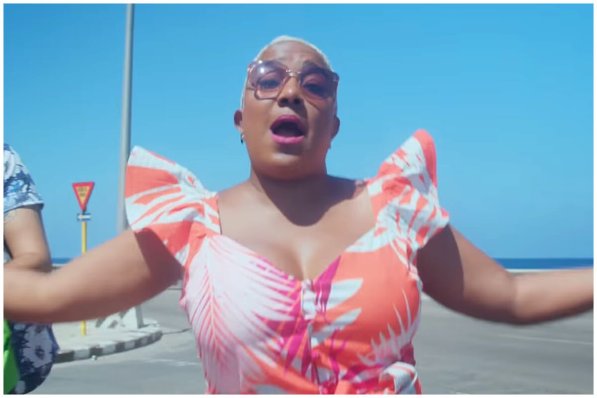 Haila María Mompié, cantante oficialista y defensora de la dictadura cubana. (Captura de pantalla © Haila María Mompié- YouTube)