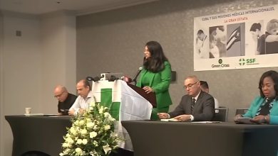 Proyecto busca ayudar a médicos cubanos en el exilio. (Captura de pantalla © AmericaTeVe Miami-YouTube)