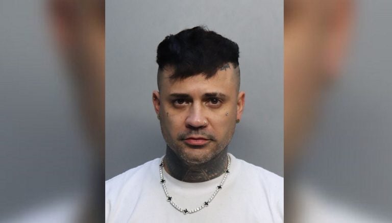 Reguetonero cubano Yakarta es arrestado por robo en Miami-Dade
