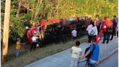 Accidente de camión en carretera de Cuba, el segundo en una semana. (Foto © Escalona Escalona Araxelis- Facebook)