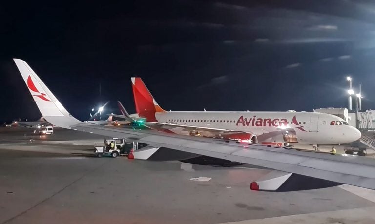 Amenazan con revocar derechos a aerolíneas que no reanuden vuelos a Venezuela