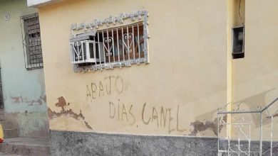 Pintan mensaje en contra de Díaz-Canel en Santiago de Cuba. (Foto © Yosmany Mayeta Labrada-Facebook)