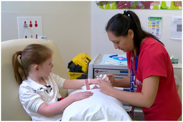 Casi 500.000 niños de escasos recursos se quedan sin seguro médico en Florida