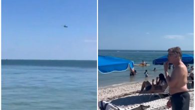 El helicóptero se desplomó frente a la mirada atónita de decenas de bañistas. (Captura de pantalla © WPLG Local 10- YouTube)