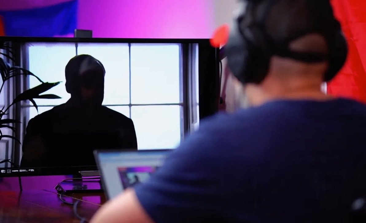 Exmilitar revela detalles del caso Ochoa. (Captura de pantalla © El mundo de Darwin-YouTube)