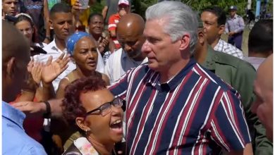 Pese a la precaria situación del país, muchos cubanos siguen prestándose para eventos del régimen y festejando a Díaz-Canel. (Captura de pantalla © TVSolvisión- YouTube)